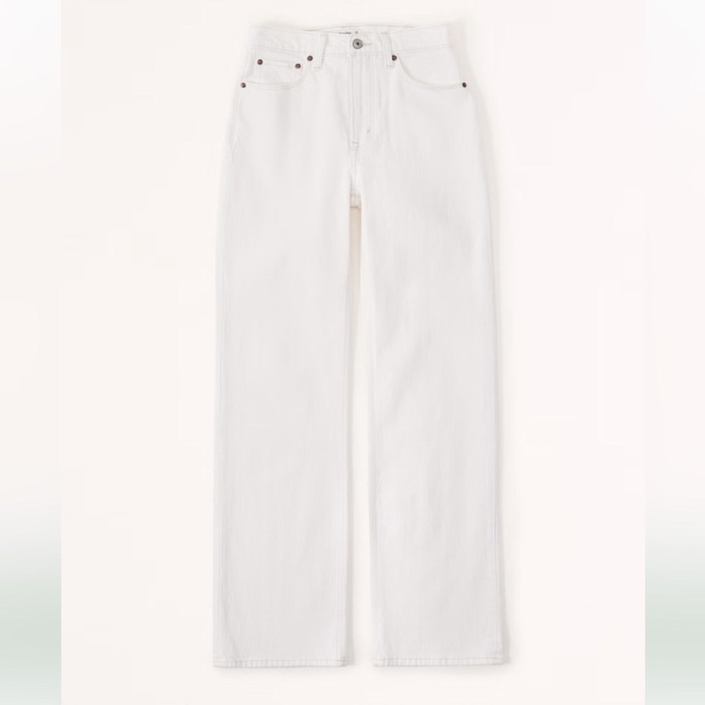 Abercrombie Curve Love high rise relaxed 90s fit jean in cream with Skinny Belt